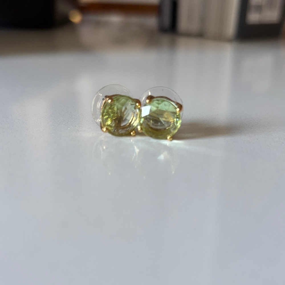 Kate Spade sugar stack stud earrings in light Green.